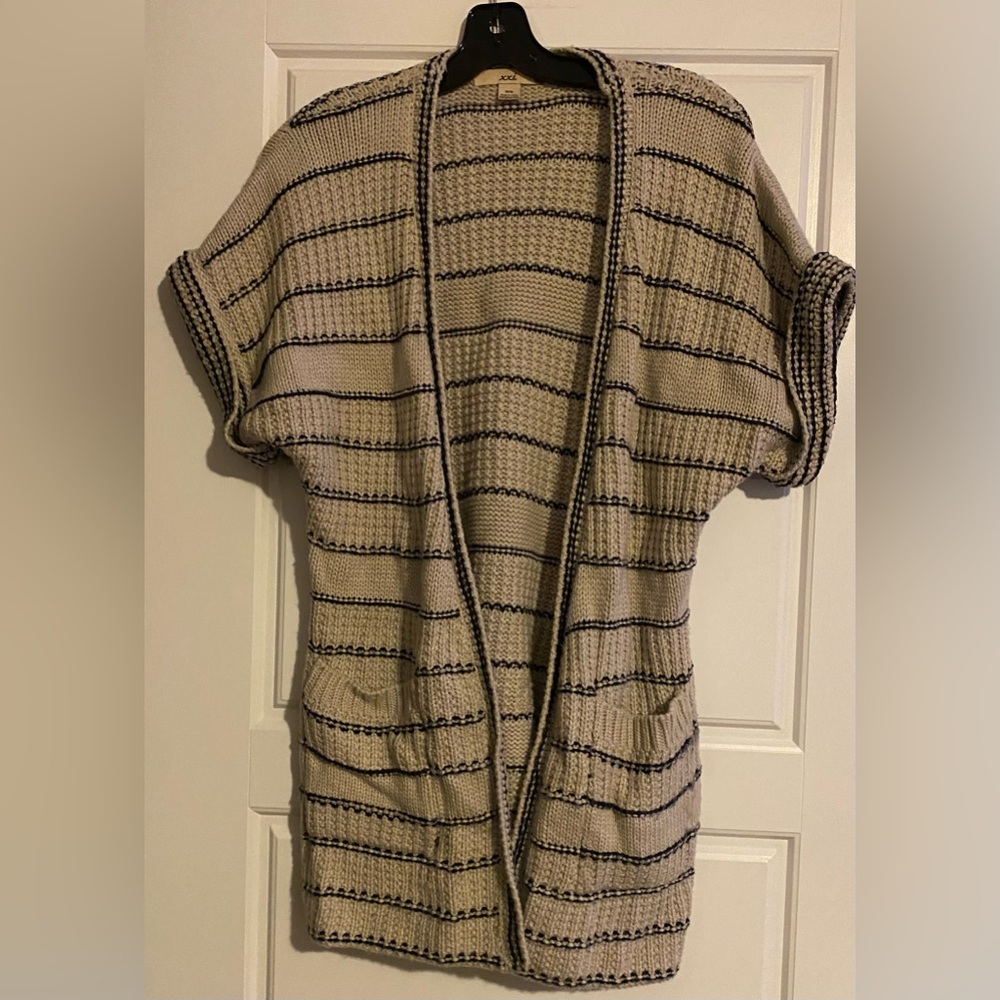 XXI Forever 21 Women's Cardigan Size
Small Tunic Open Front Sweater medium